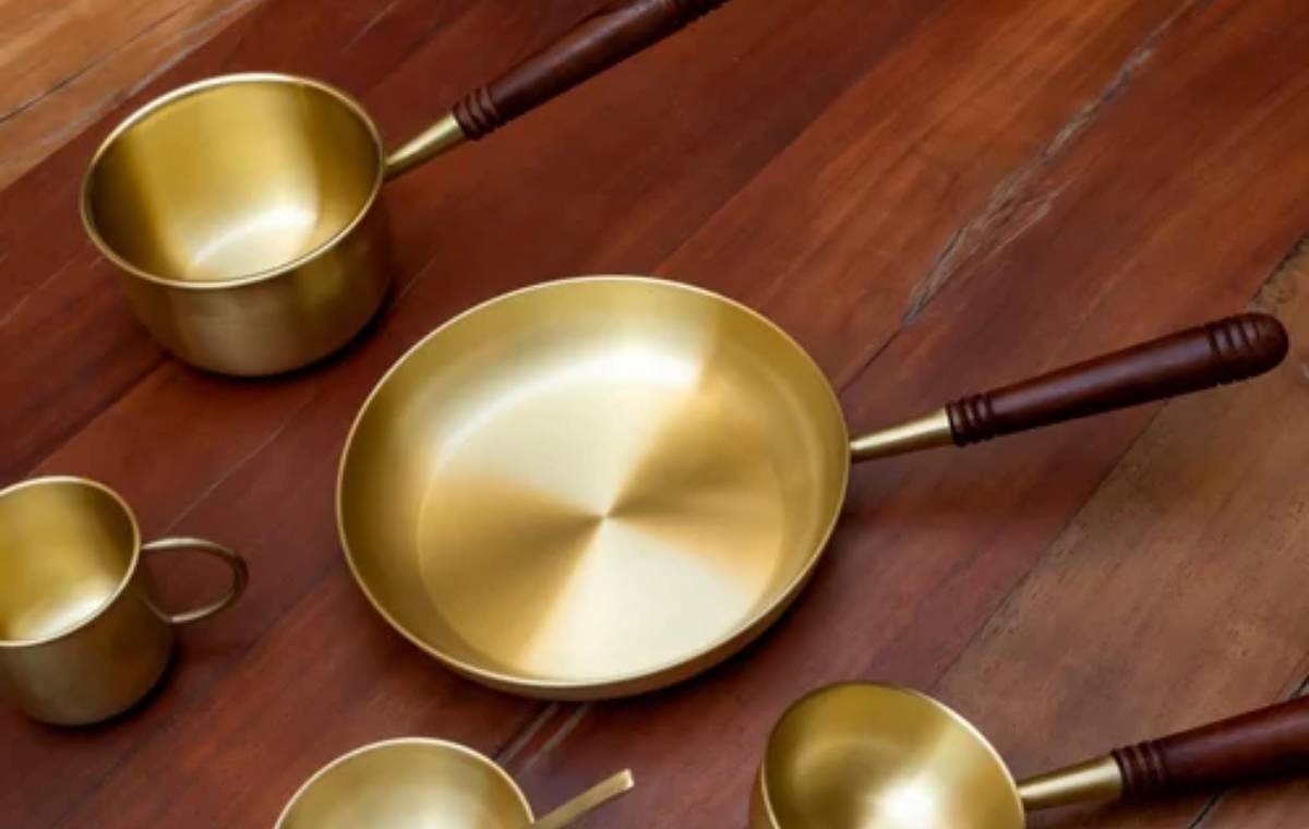 گام به گام تمیز کردن ظروف برنجی